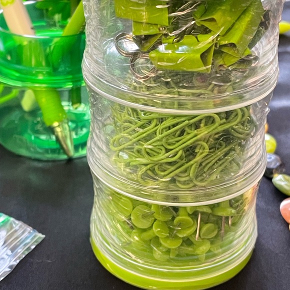 ❗5 For $2️⃣5️⃣ Bundle Sale❗️LIME-YELLOW-GREEN💚NO-MYSTERY💚BOX FULL OF MIXED ITEMS - Picture 10 of 16